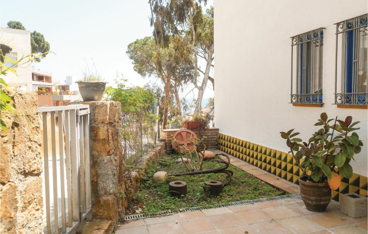 2 Bedroom Amazing Apartment In Tossa De Mar Exterior foto