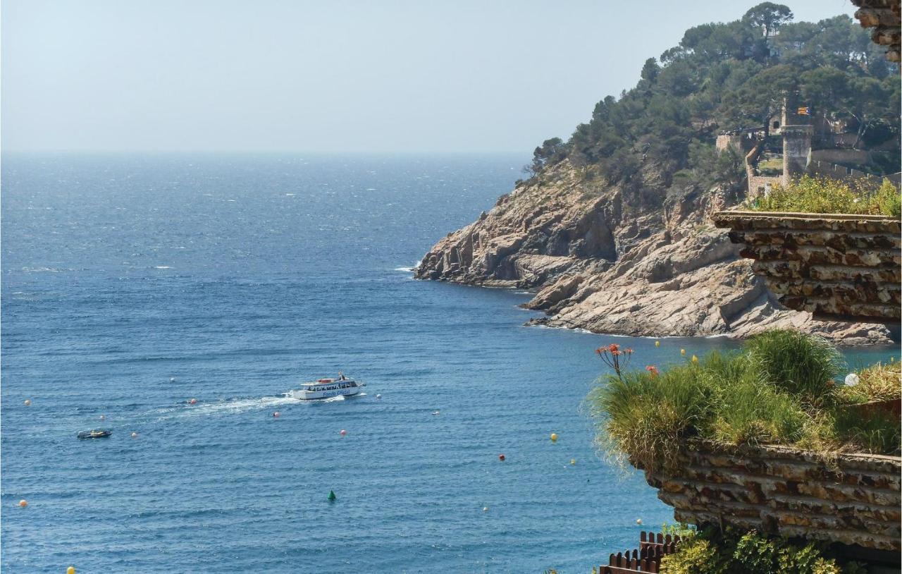 2 Bedroom Amazing Apartment In Tossa De Mar Exterior foto